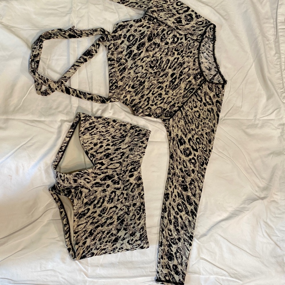 All in Motion 2-pc outfit. Cute leopard print, small.